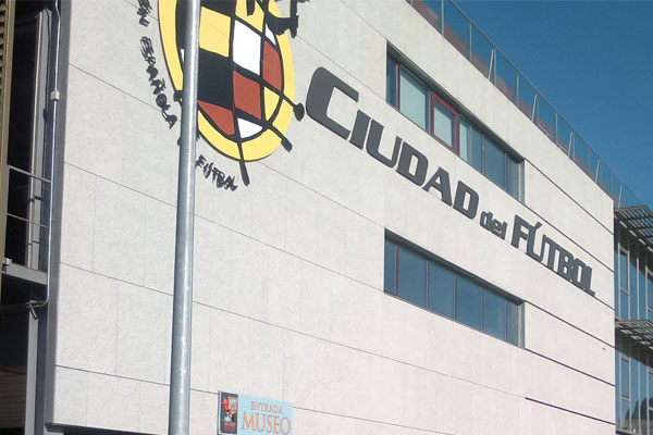 La RFEF comunica al Cádiz que sus sub25 podrán tener fichas