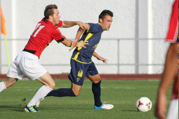 Titi en un amistoso de la primera plantilla (Foto: Trekant Media)