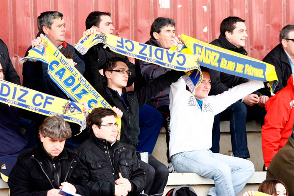 Aficionados cadistas en La Roda (Foto: masquealba.com)