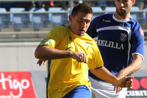 Belencoso ante la UD Melilla (Foto: Trekant Media)