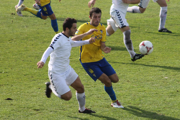 El nuevo fichaje del Cádiz B, Japón, jugó de titular (Foto: lacanteracadiz.com)