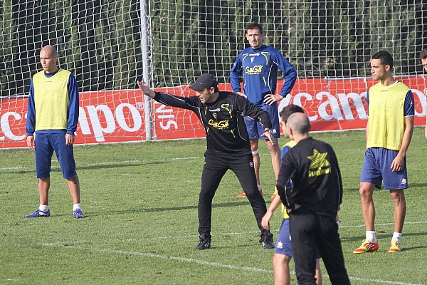 El Cádiz CF en un entrenamiento a las órdenes de Raúl Agné (Foto: Trekant Media)