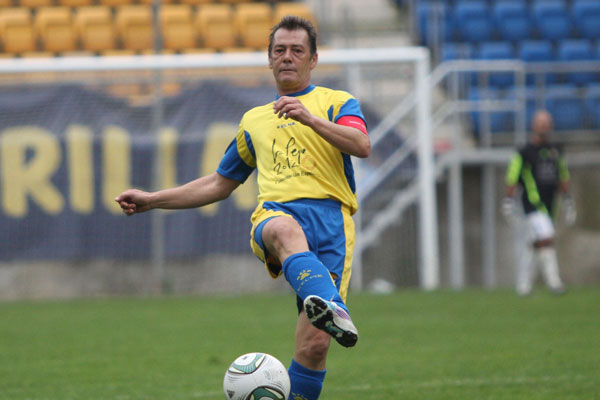 Pepe Mejías con los veteranos del Cádiz CF (Foto: Trekant Media)