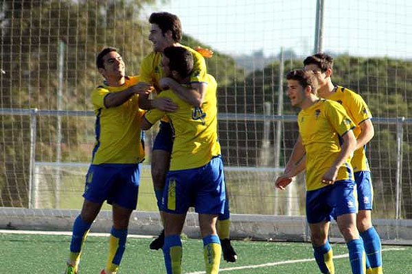 El Cádiz Juvenil celebra un gol (Foto: lacanteracadiz.com)