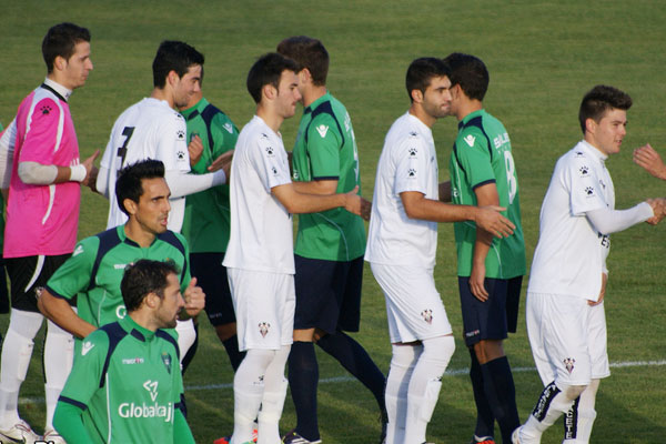 Partido polémico entre Albacete y Cacereño (foto: dianablanca.com)