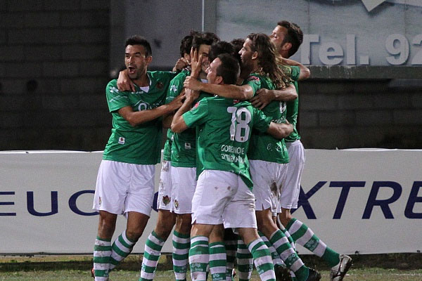 El Cacereño celebrando el segundo gol en la primera vuelta (Foto: Trekant Media)