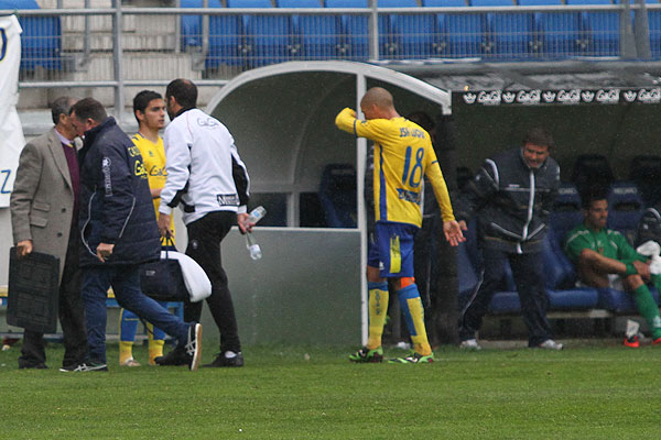 Luque marchándose lesionado (Foto: Trekant Media)