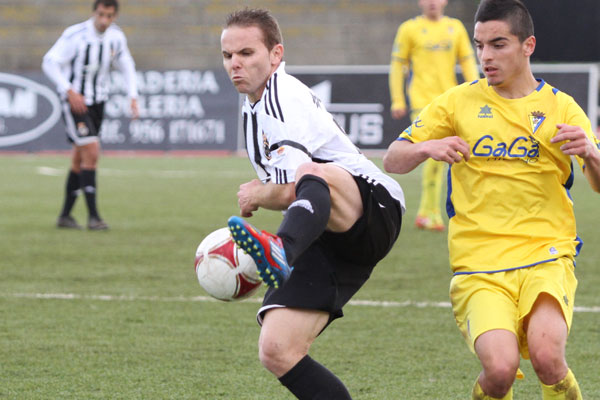 Juampe, contra el Cádiz CF (Foto: Trekant Media)