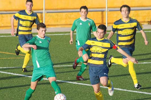 El Balón Juvenil ante el Conil (Foto: Pepe Arteche - lacanteracadiz.com)