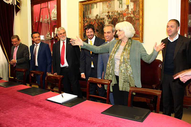 Teófila recibió a los representantes del Cádiz CF en el Ayuntamiento / Trekant Media