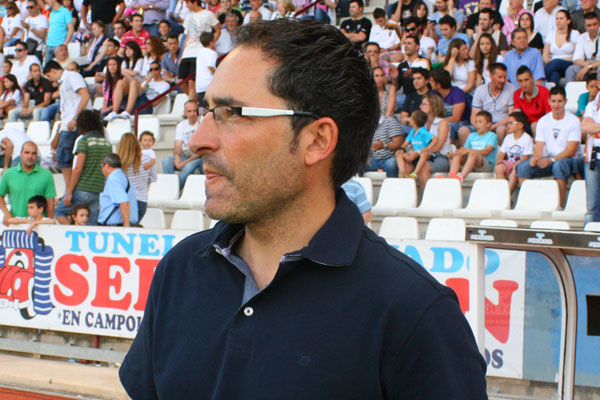 Gómez, entrenador del Albacete (Foto: Trekant Media)