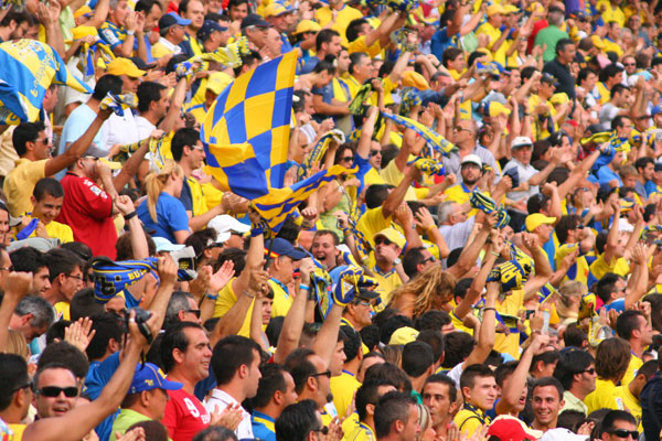 Aficionados en el estadio Ramón de Carranza / Trekant Media