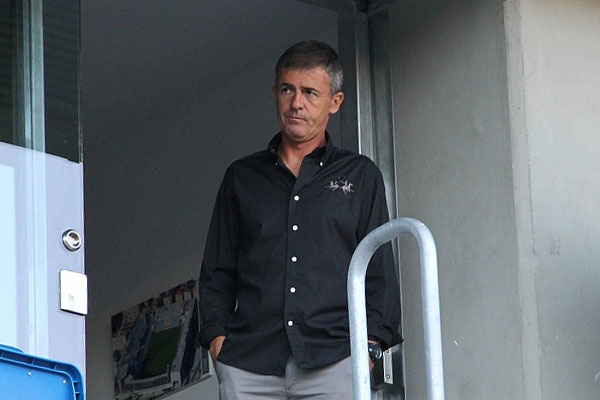 Lucas Alcaraz, en el palco del Cádiz CF en el partido de Copa del Rey contra el San Roque de Lepe (Foto: Trekant Media)