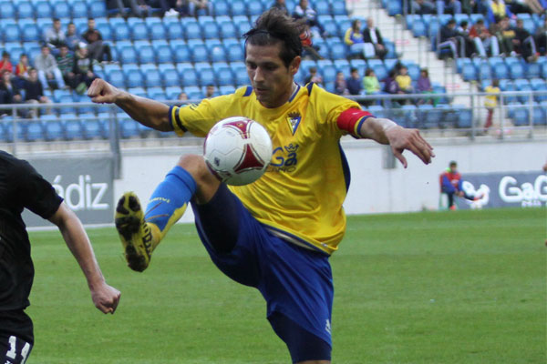 Pablo ante La Roda CF (Foto: Trekant Media)