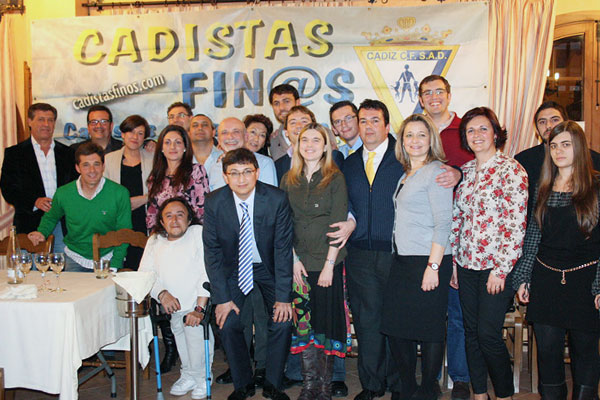 Foto de familia de la asociación Cadistas Finos (Foto: Trekant Media)