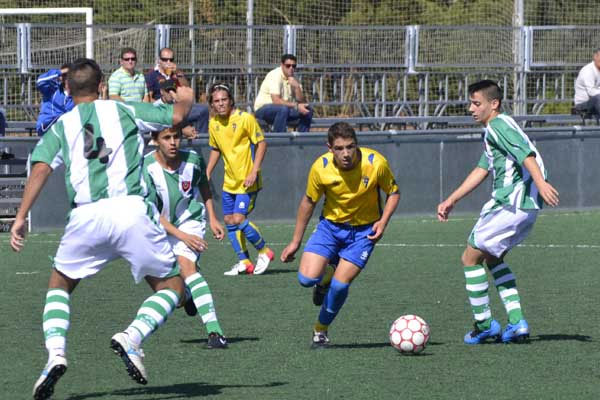 Imágen del Balón Juvenil (Foto: lacanteracadiz.com)