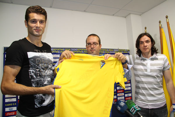 Bermúdez y Edison Torres presentados como nuevos jugadores del Cádiz CF (Foto: Trekant Media)