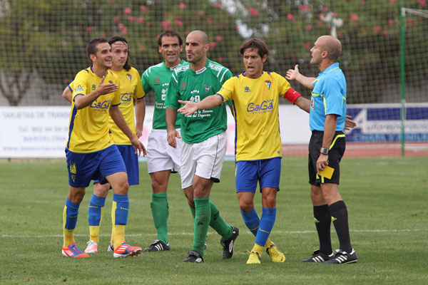 Jugadores en el partido ante el Villanovense (Foto: Trekant Media)