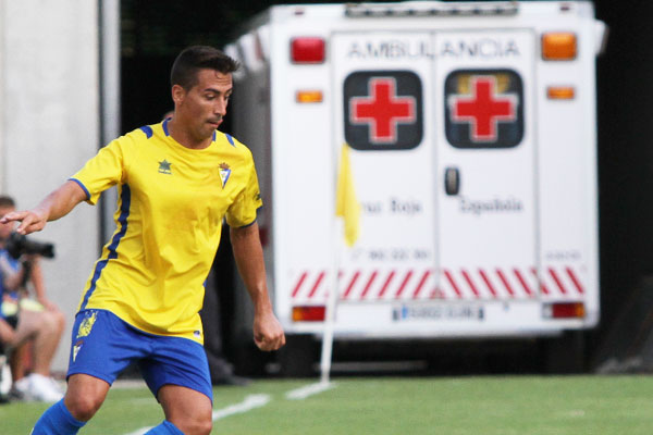 Una ambulancia de Cruz Roja en el estadio Ramón de Carranza (Foto: Trekant Media)