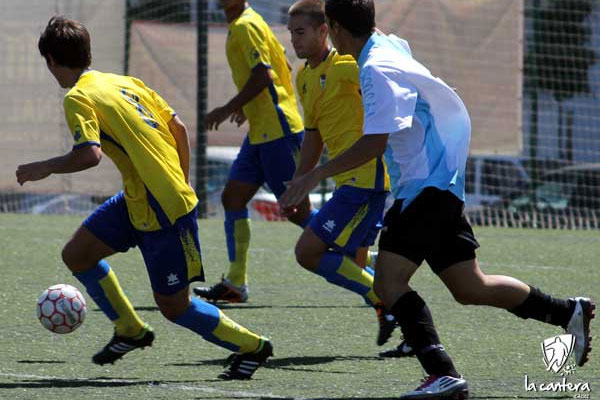 El Juvenil A contra el Don Bosco CF (Foto: lacanteracadiz.com)