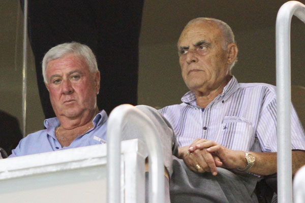 Federico y Paco Puig sentados en el palco presidencial del nuevo Ramón de Carranza (Foto: Trekant Media)