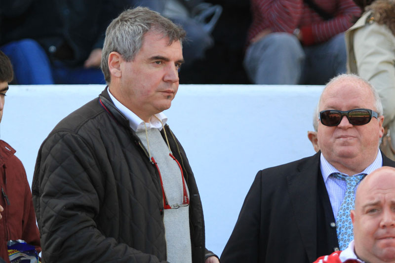 Manuel Vizcaíno, viendo el partido contra la RB Linense en La Línea / Trekant Media