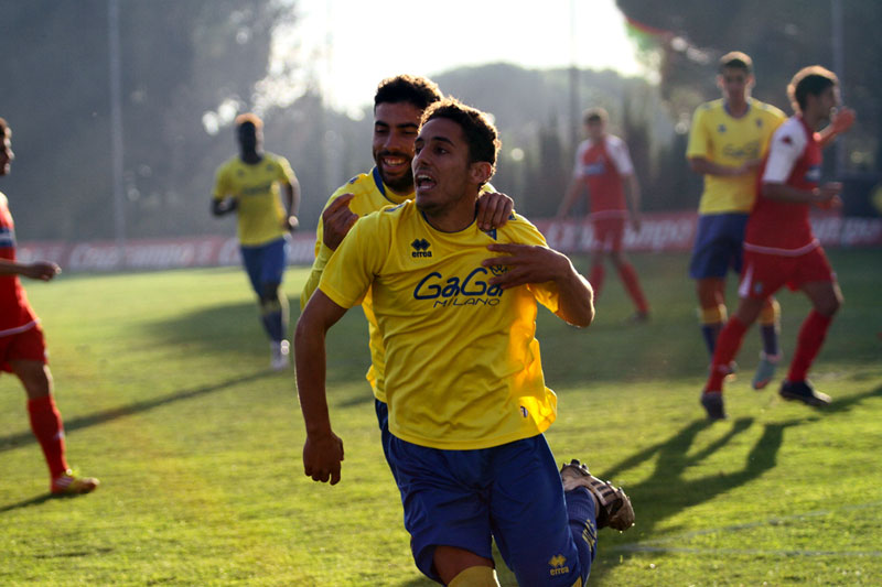 Manuel Caballero celebra junto a Riki el gol del Cádiz B ante el Xerez CD / Trekant Media