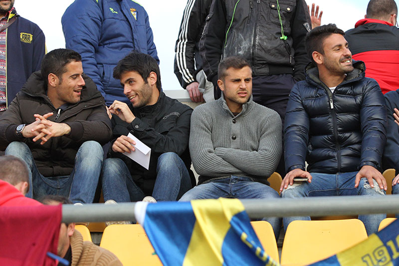 Alejandro, Dalmau, Gato y Kike Márquez en la grada de la Ciudad Deportiva / Trekant Media