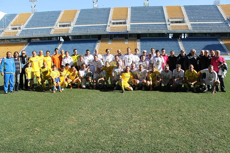 Los veteranos del Cádiz CF y el Real Jaén posaron juntos / Trekant Media