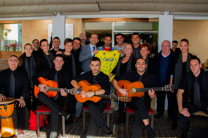 El grupo flamenco 'Aires de Santamaría' actuó en la Zambombá Cadista / Trekant Media