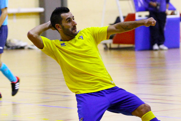 Borja celebra un gol con el Cádiz CF Virgili / Trekant Media