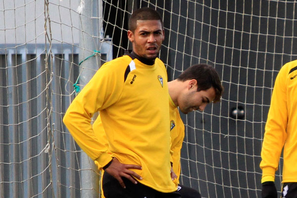 Bruninho Araújo, en un entrenamiento con el Cádiz CF  B / Trekant Media