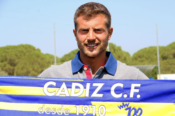 Gato con la bufanda del Cádiz CF / Trekant Media