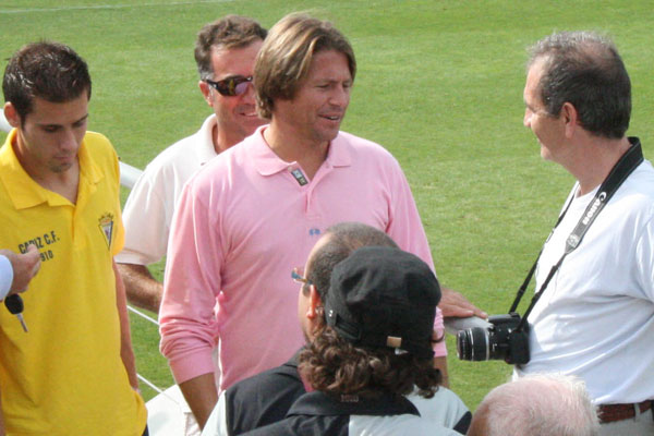 El ex-cadista Ricardo García, en la Ciudad Deportiva Bahía de Cádiz representando al Jerez Industrial CF / Trekant Media