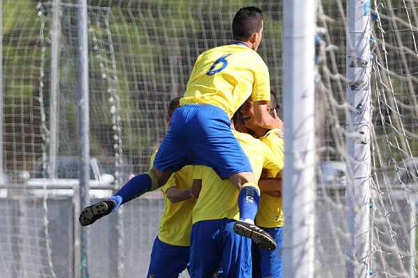 El Balón de Cádiz Cadete A celebra un gol / Trekant Media