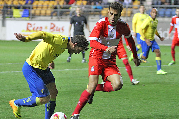 Carlos David, con el FC Cartagena en el estadio Ramón de Carranza / Trekant Media