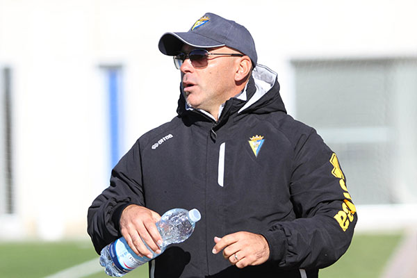 Pepe Bermúdez, entrenador del Cádiz CF B / Trekant Media