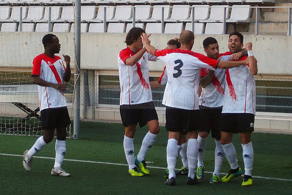 El CE L'Hospitalet celebra un gol en el Freixa Llarga / Cristian García - El Blog de L'Hospi