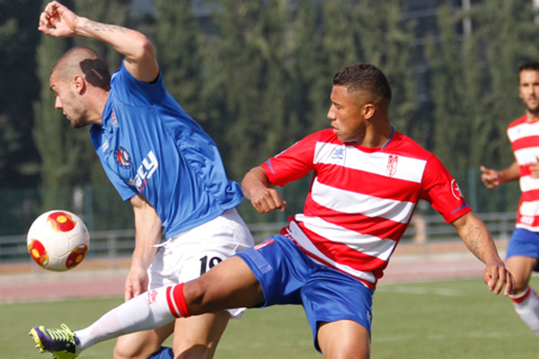 El ex canterano cadista Jacob Akrong con el Granada CF B / granadacf.es