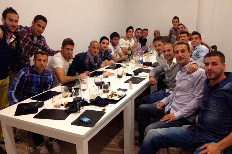 Los jugadores cenando juntos / foto: Airam Cabrera - Twitter