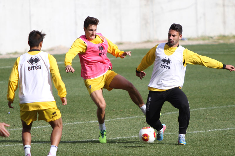 El juvenil Diego Canty entrenó con el primer equipo del Cádiz CF / Trekant Media