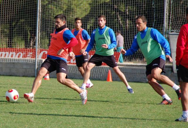 San Fernando CD Isleño en la Ciudad Deportiva Bahía de Cádiz / sanfernandocd.com