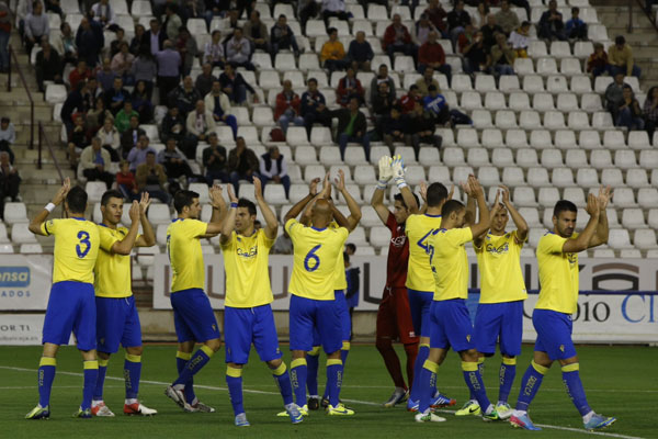 El Cádiz acaba sexto la octava jornada / Josema Moreno - masquealba.com