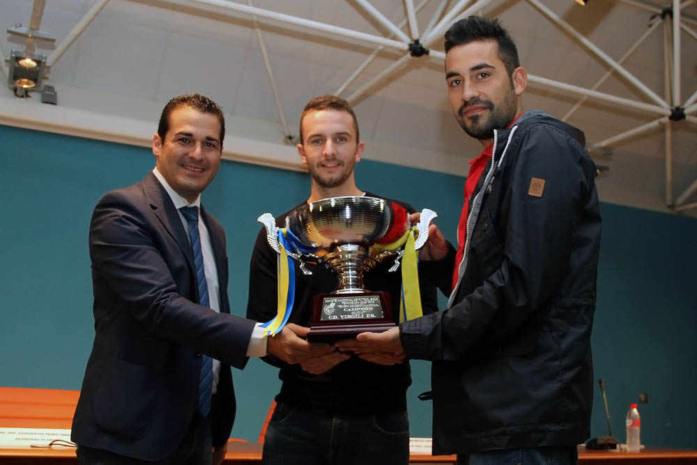 El Cádiz CF Virgili recogió la copa de campeón / Trekant Media