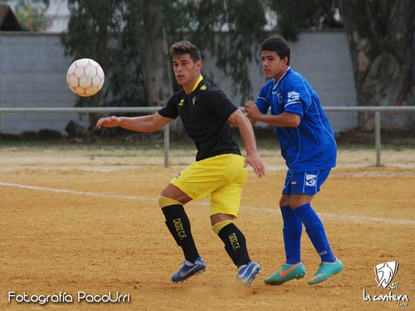 El Balón de Cádiz Juvenil contra el CD La Salle / Paco Urri - lacanteracadiz.com