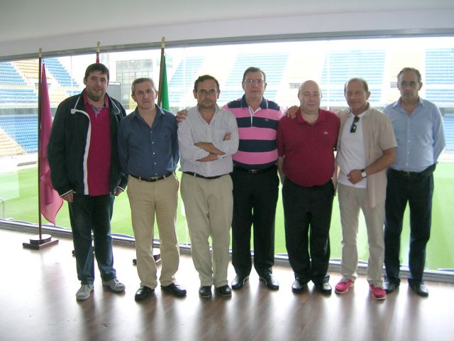 La visita de la AFEPE al estadio Ramón de Carranza / cadizcf.com