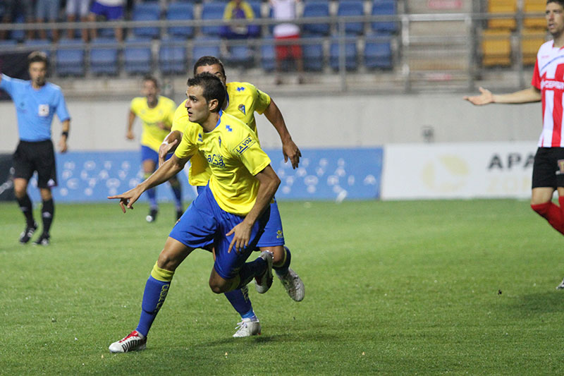 Juan Villar celebra el único gol del Cádiz CF ante el Algeciras CF / Trekant Media