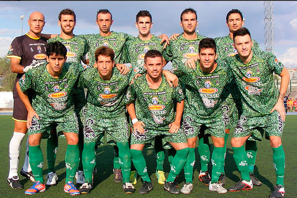 La Hoya Lorca CF vestida de verde en homenaje al brócoli / futbolbalear.es