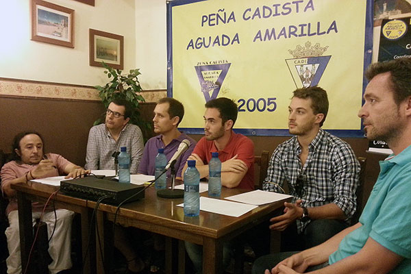 La mesa de debate de la tercera tertulia de Aguada Amarilla / Trekant Media