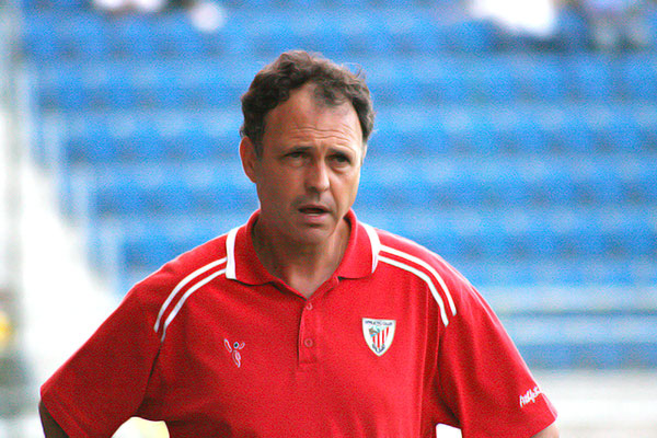 Joaquín Caparrós, la última vez que pisó el Ramón de Carranza como entrenador, en 2008 / Trekant Media